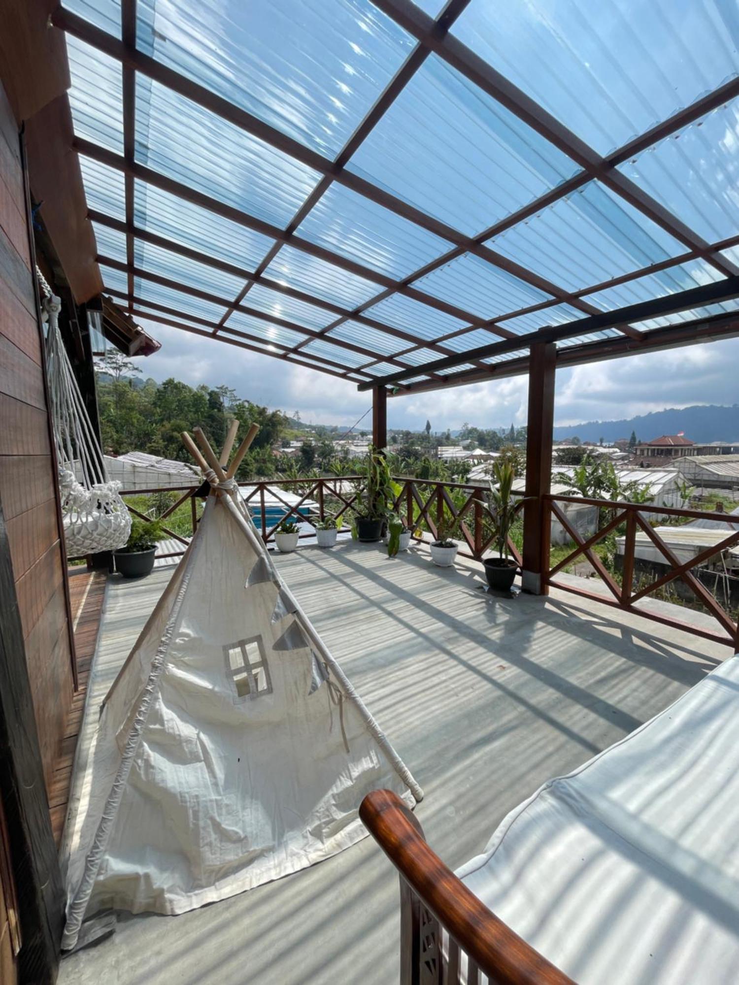 Woody House Villa *