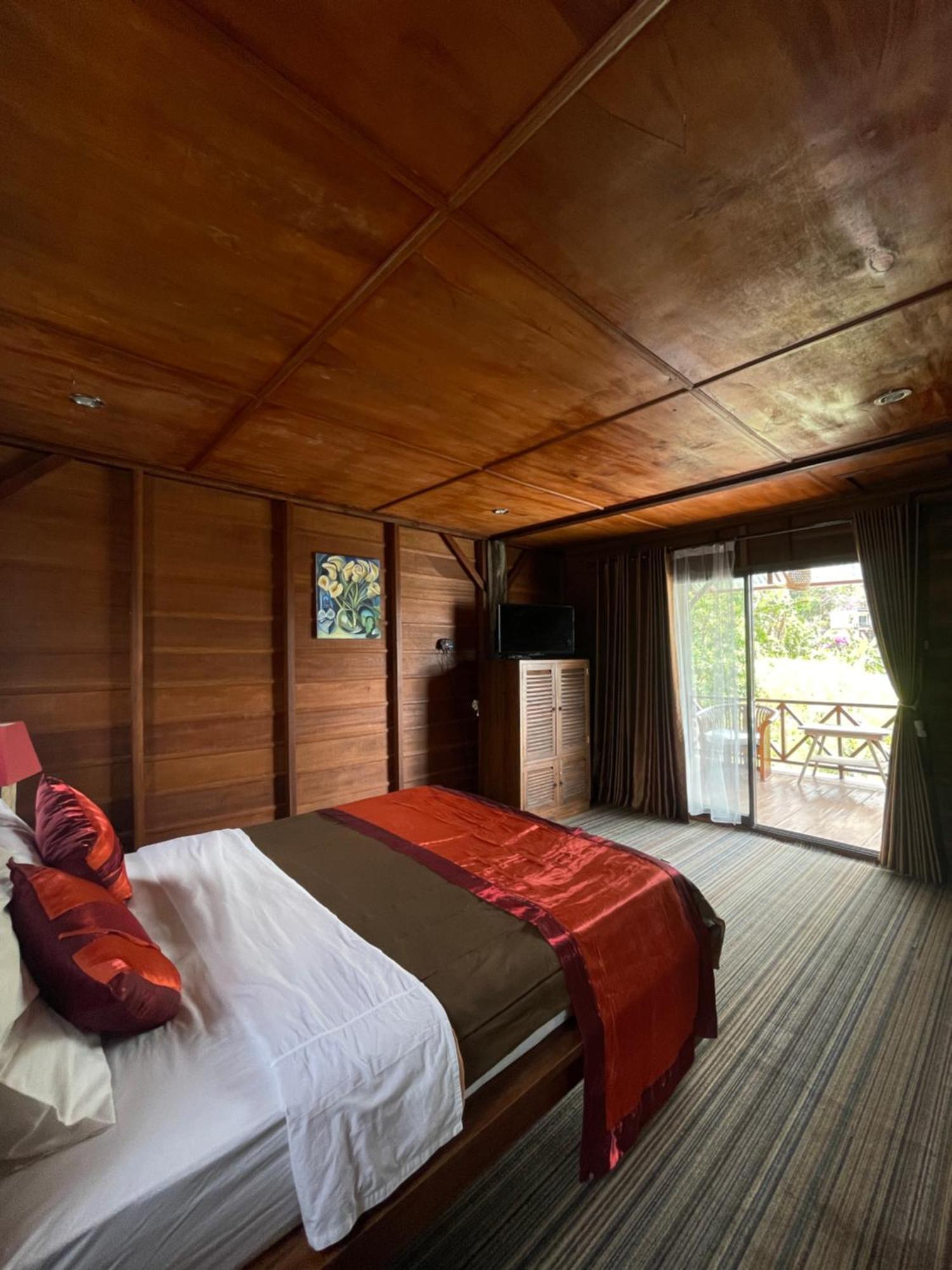 Villa Woody House *